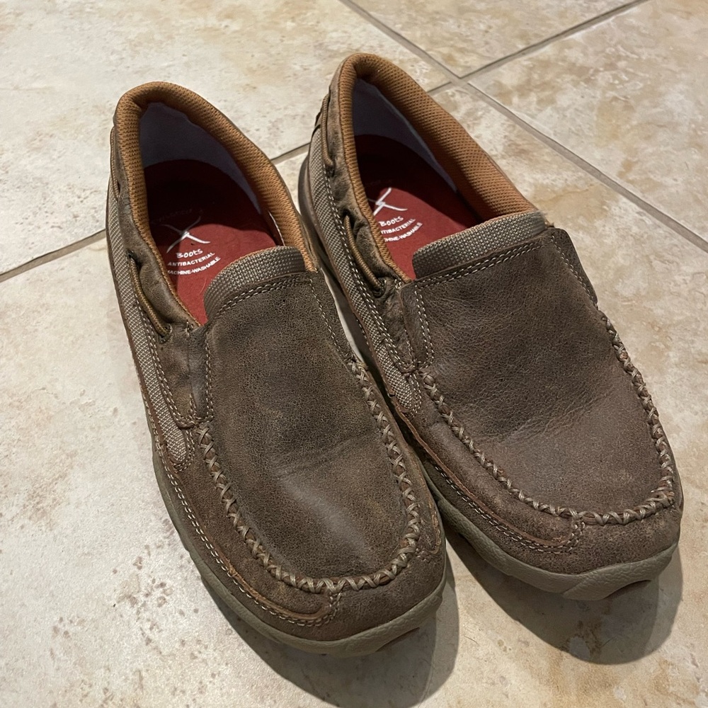 Woman’s twisted x loafers